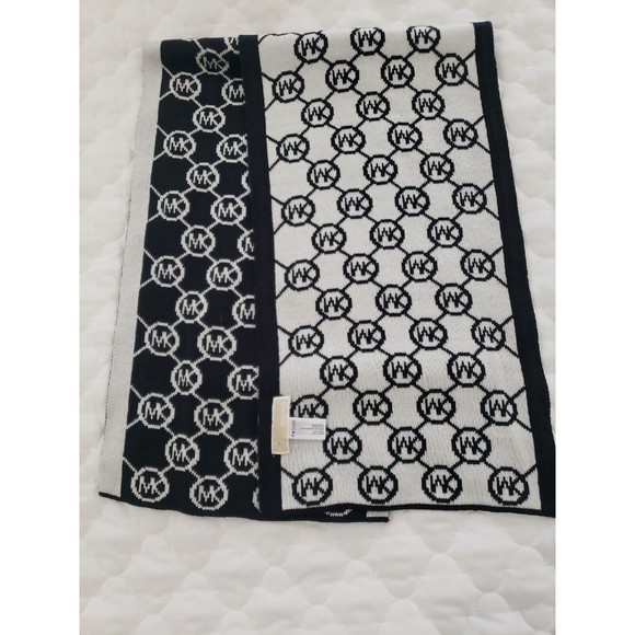 MICHAEL KORS 2-Piece Scarf Fingerless Gloves MK LOGO Black Ivory NWOT - Picture 7 of 8